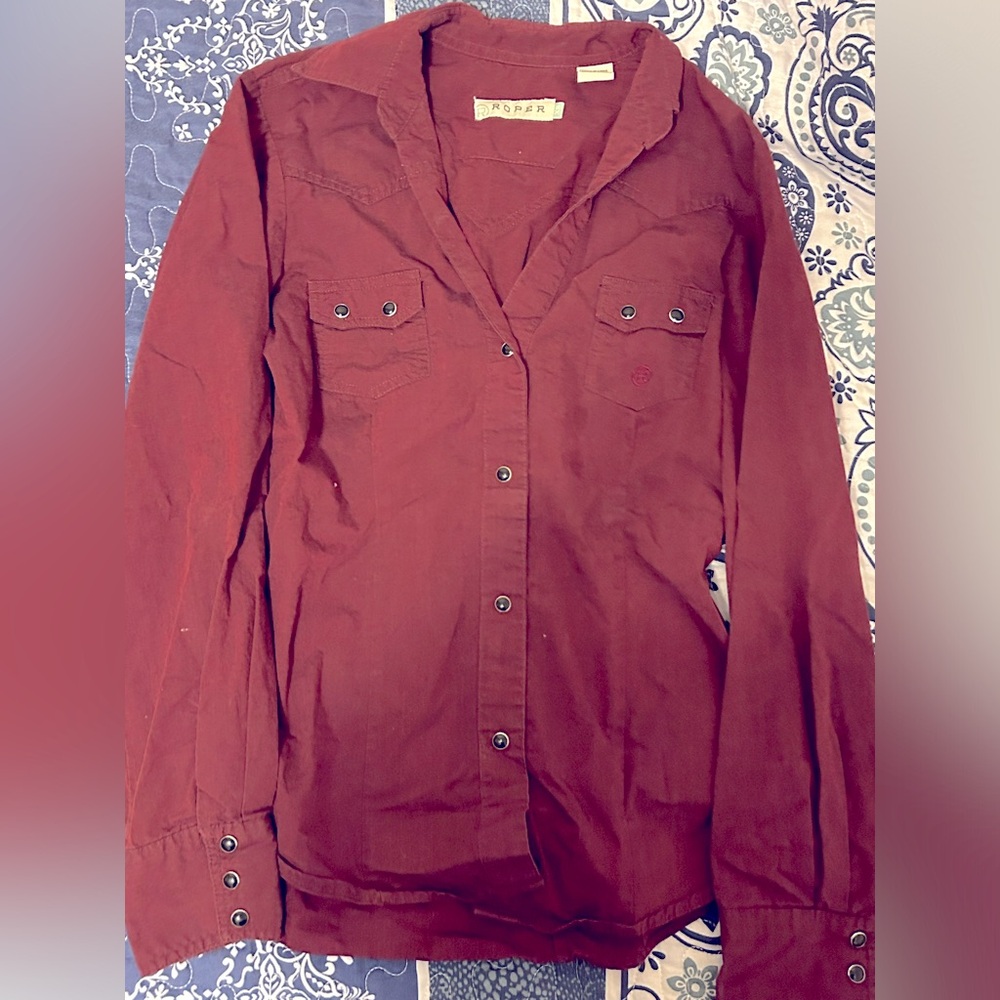 Women’s Roper pearl snap shirt size small. Only worn a few times.